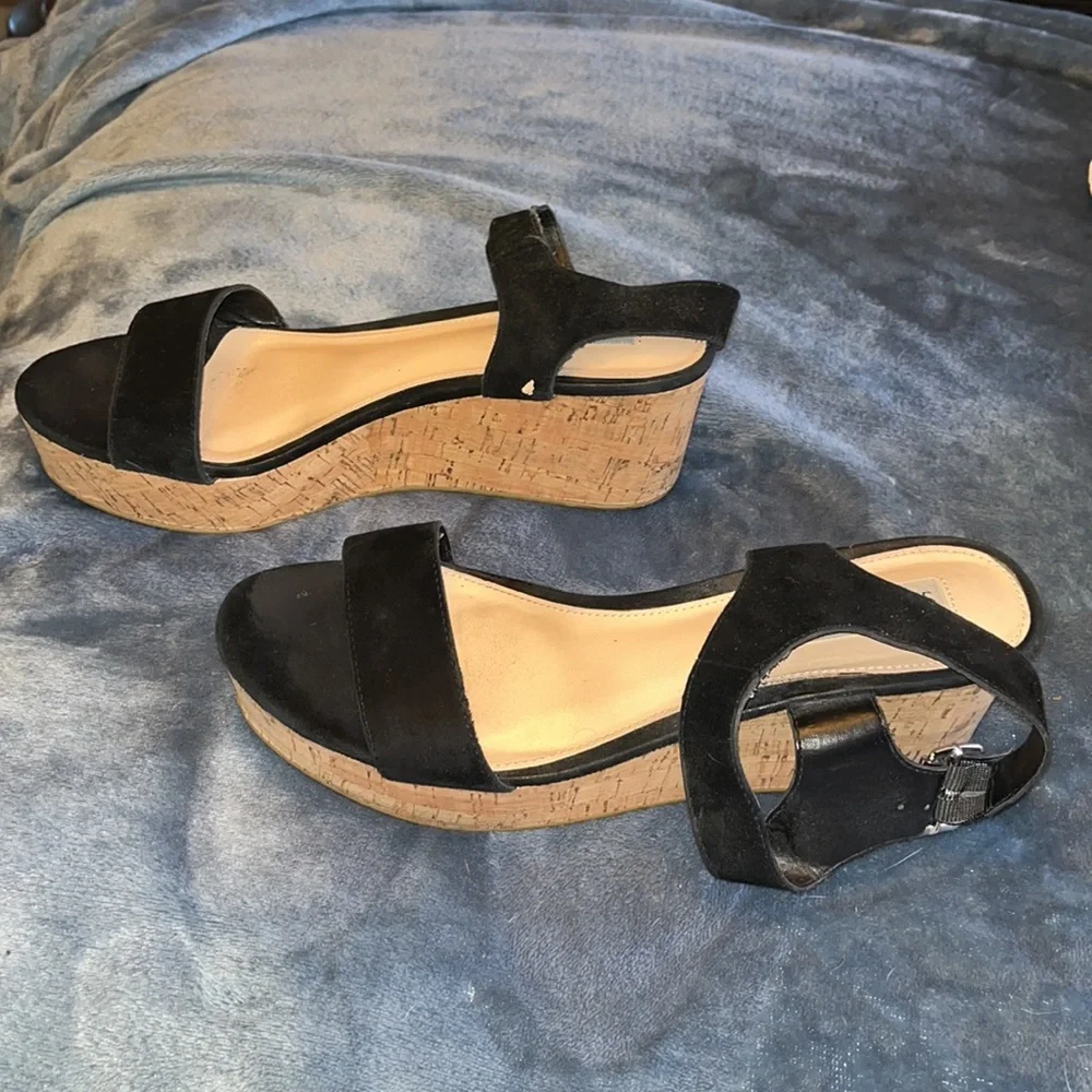 Steve Madden 9 black wedge sandals